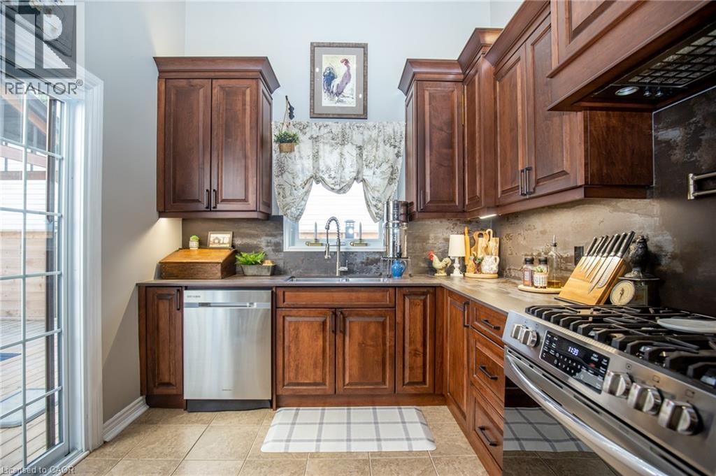 51 Leslie Avenue, Port Dover, Ontario  N0A 1N4 - Photo 10 - 40776171