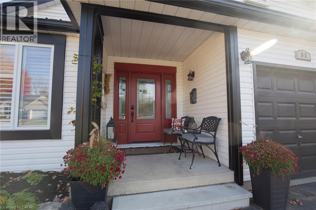 51 Leslie Avenue, Port Dover, Ontario  N0A 1N4 - Photo 3 - 40776171