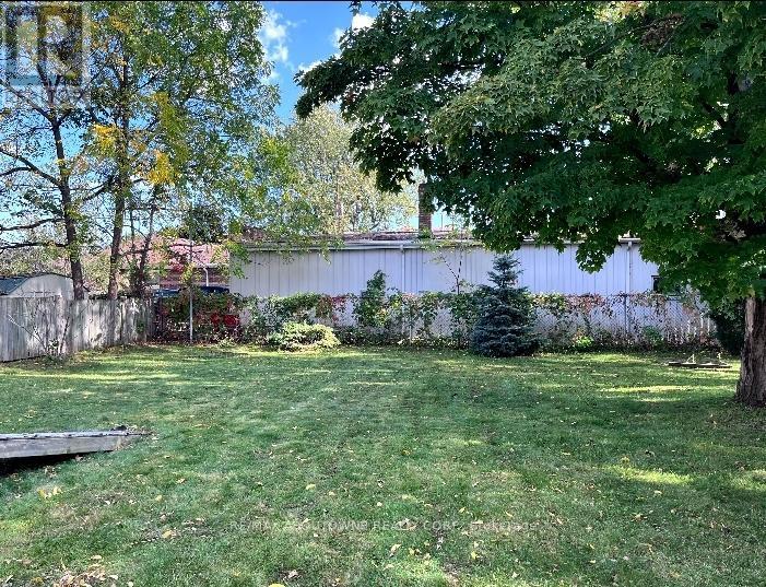 88 Robert Street, Milton, Ontario  L9T 1G8 - Photo 12 - W12447493