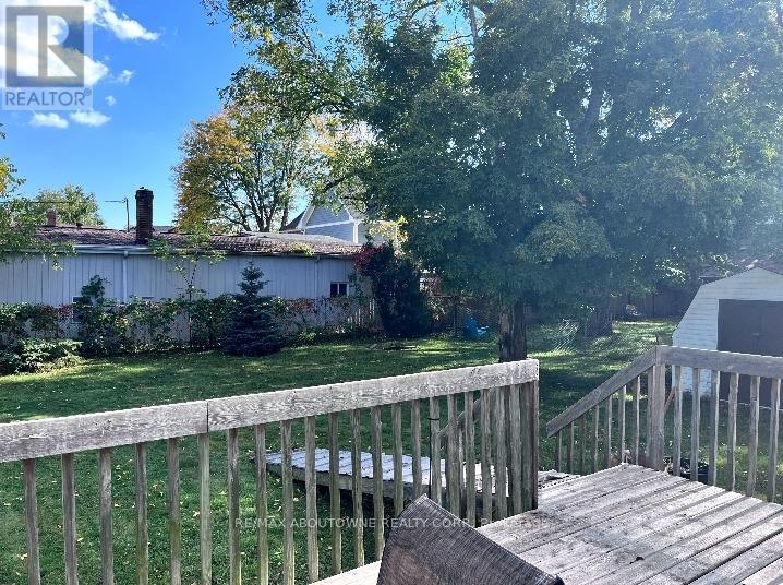 88 Robert Street, Milton, Ontario  L9T 1G8 - Photo 8 - W12447493