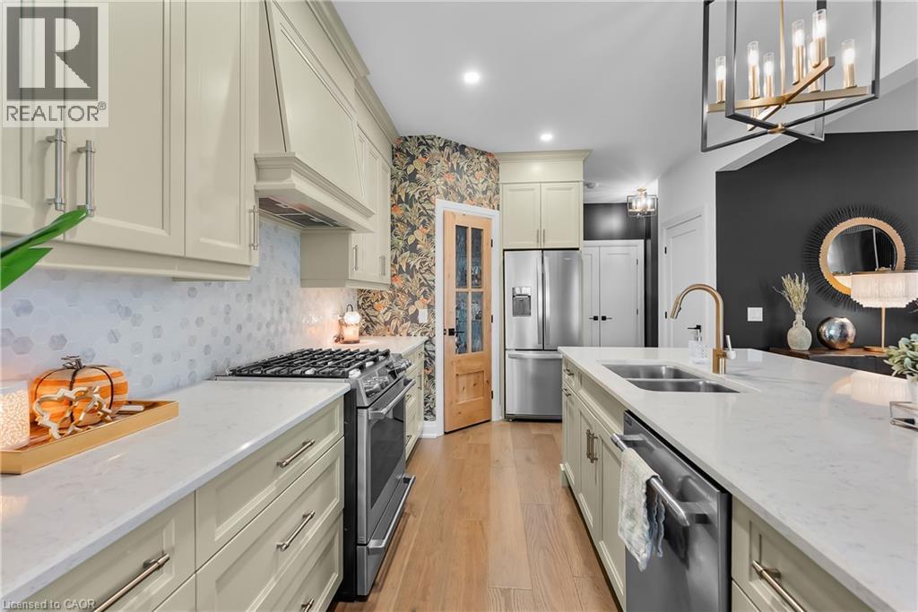 155 Susan Drive, Fonthill, Ontario  L2E 7K8 - Photo 9 - 40771480