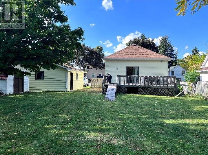 88 Robert Street, Milton, Ontario  L9T 1G8 - Photo 9 - W12447493