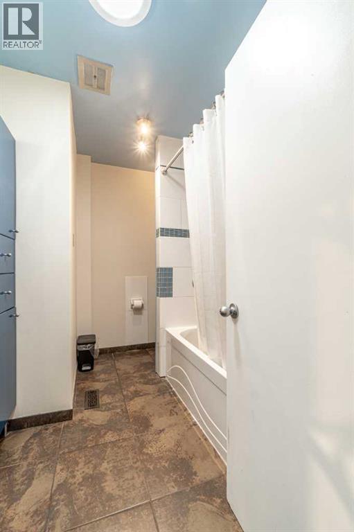 4812 Valiant Drive Nw, Calgary, Alberta  T2Y 3B4 - Photo 15 - A2254861