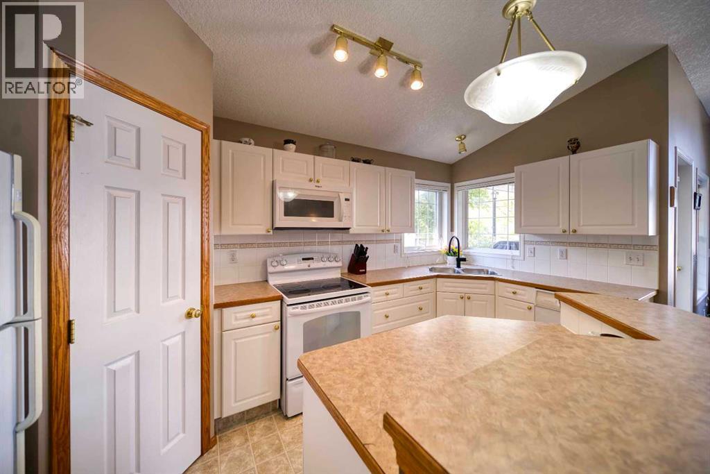 161 West Lakeview Drive, Chestermere, Alberta  T1X 1H7 - Photo 13 - A2257185