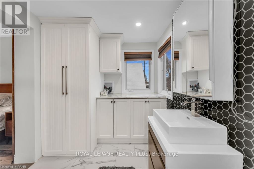 Main - 153 Ottawa Street S, Hamilton, Ontario  L8K 2E5 - Photo 26 - X12447342