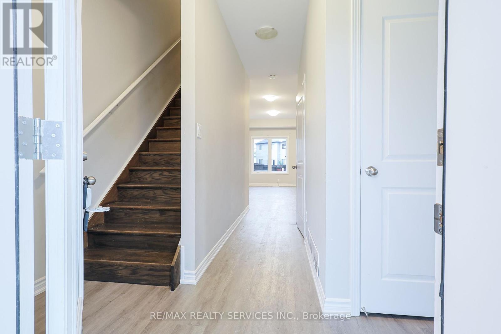 17 - 35 Perenack Avenue, Welland (Broadway), Ontario  L3C 2C6 - Photo 12 - X12447349