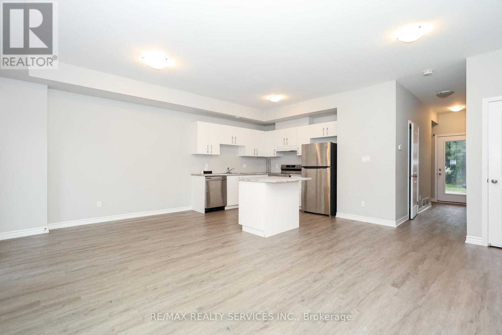 17 - 35 Perenack Avenue, Welland (Broadway), Ontario  L3C 2C6 - Photo 15 - X12447349