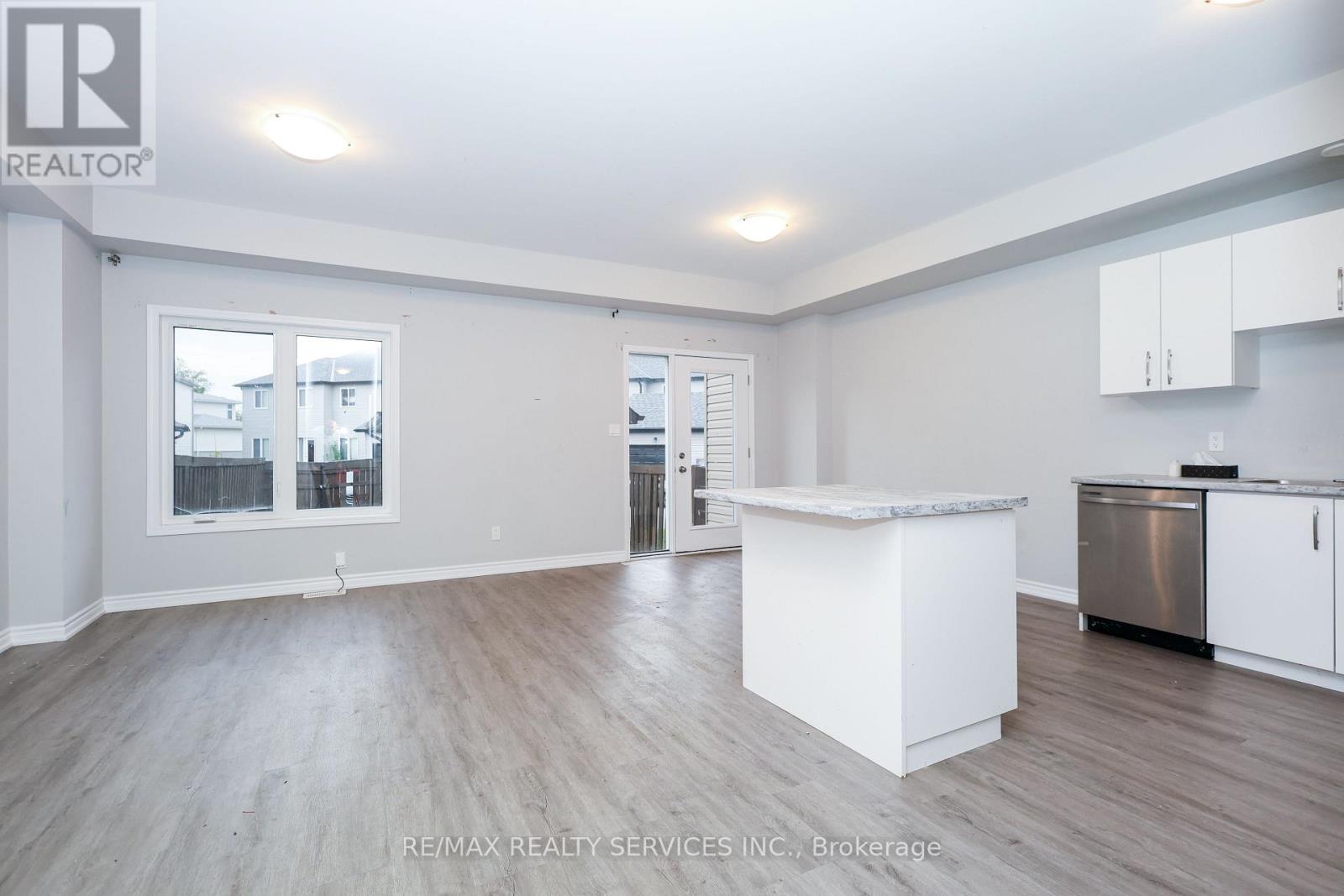 17 - 35 Perenack Avenue, Welland (Broadway), Ontario  L3C 2C6 - Photo 18 - X12447349