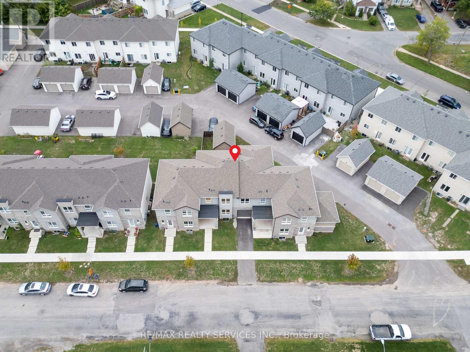 17 - 35 Perenack Avenue, Welland (Broadway), Ontario  L3C 2C6 - Photo 2 - X12447349