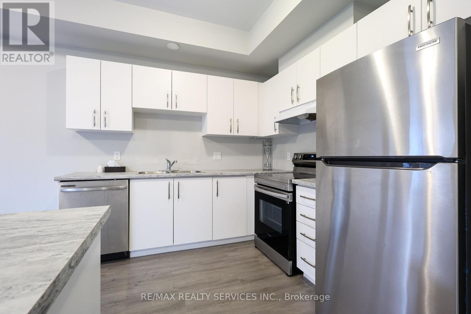 17 - 35 Perenack Avenue, Welland (Broadway), Ontario  L3C 2C6 - Photo 20 - X12447349