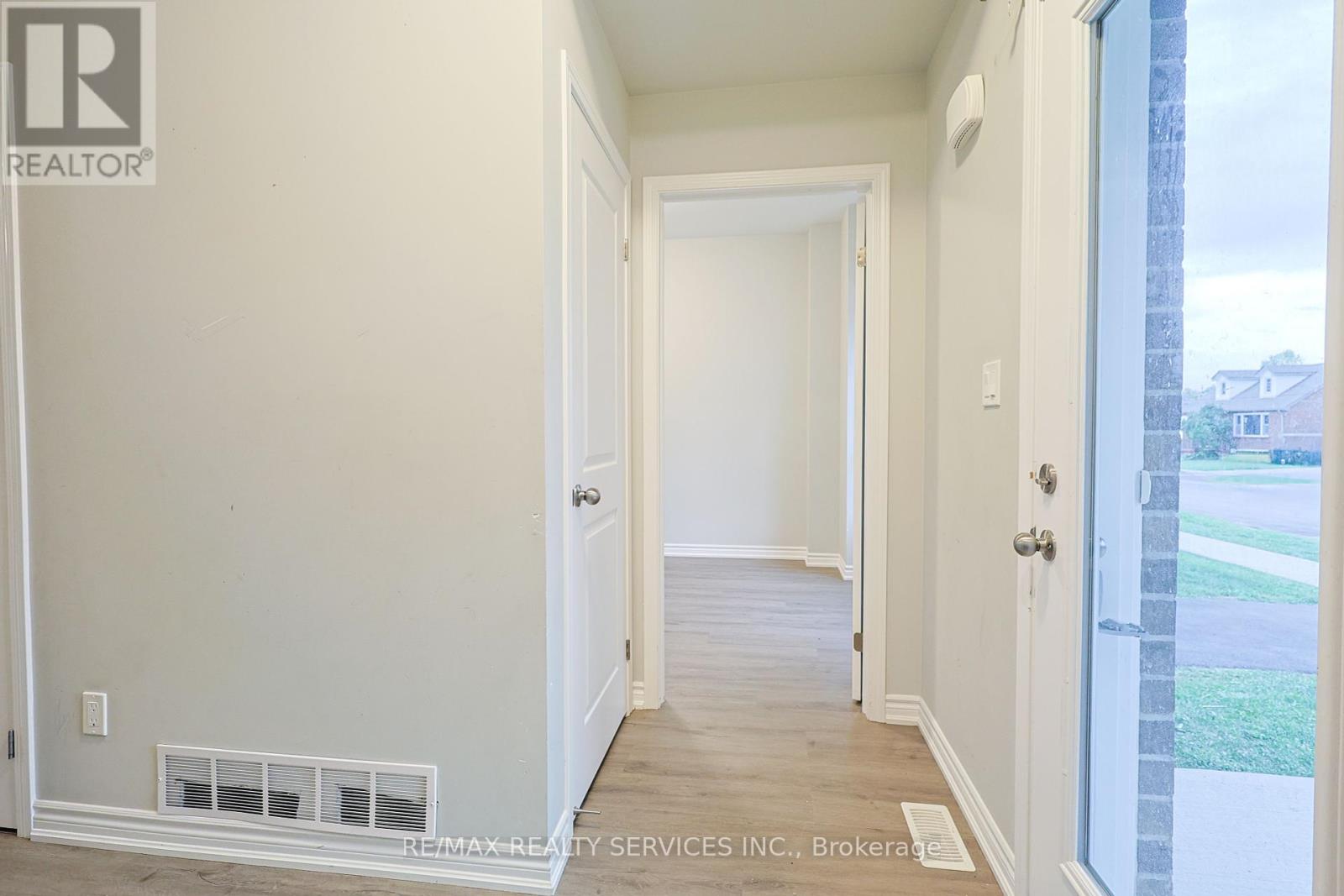 17 - 35 Perenack Avenue, Welland (Broadway), Ontario  L3C 2C6 - Photo 23 - X12447349