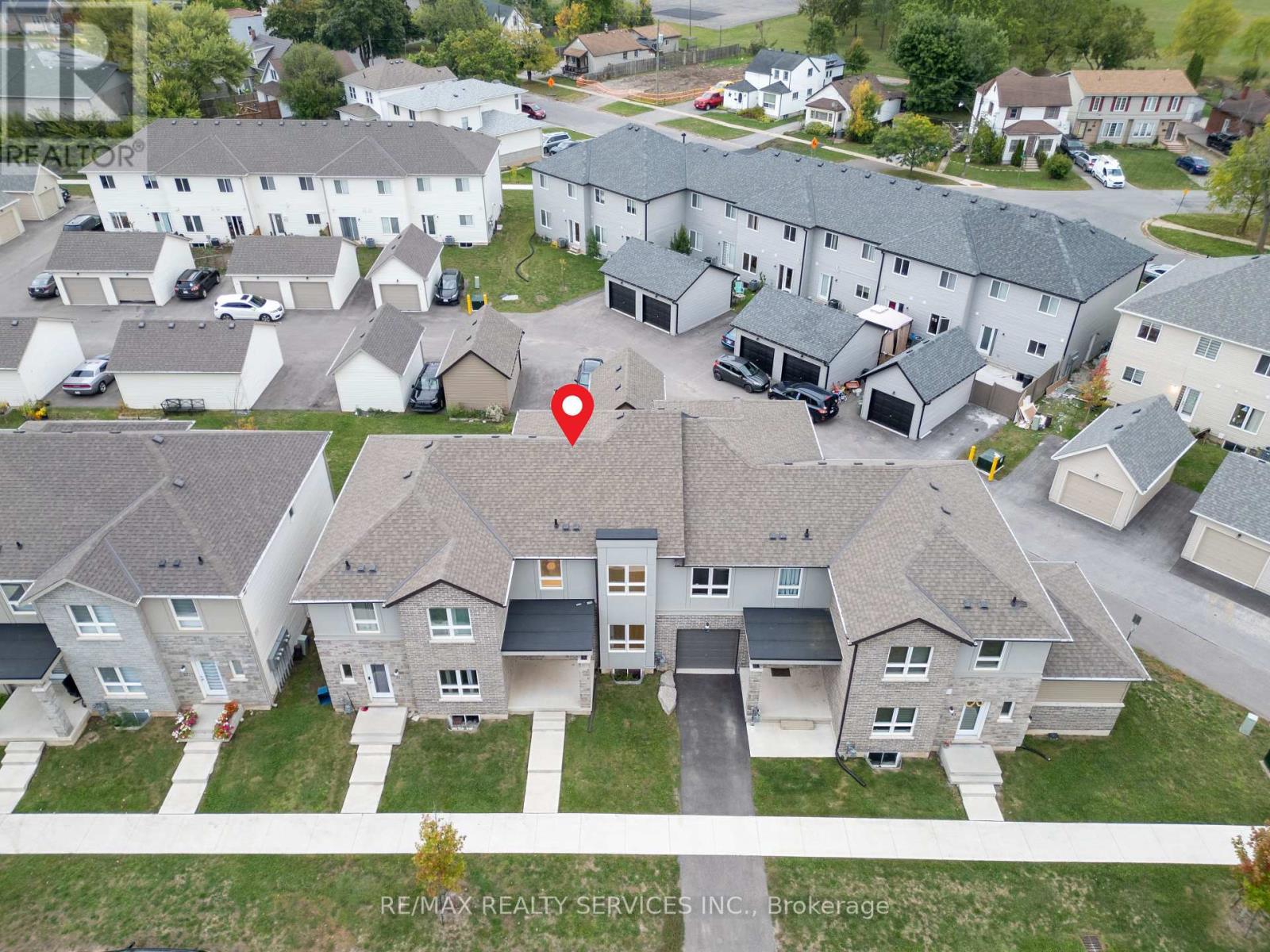 17 - 35 Perenack Avenue, Welland (Broadway), Ontario  L3C 2C6 - Photo 4 - X12447349