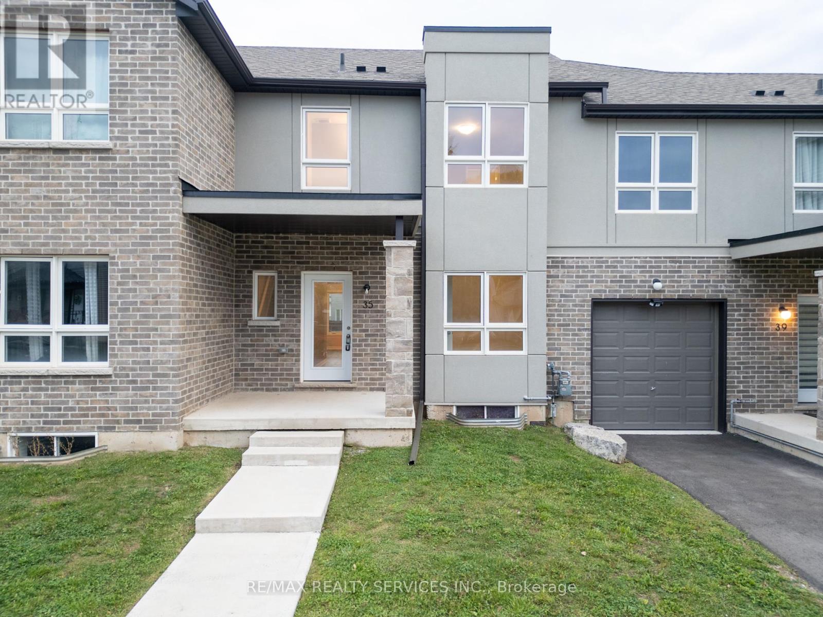 17 - 35 Perenack Avenue, Welland (Broadway), Ontario  L3C 2C6 - Photo 8 - X12447349