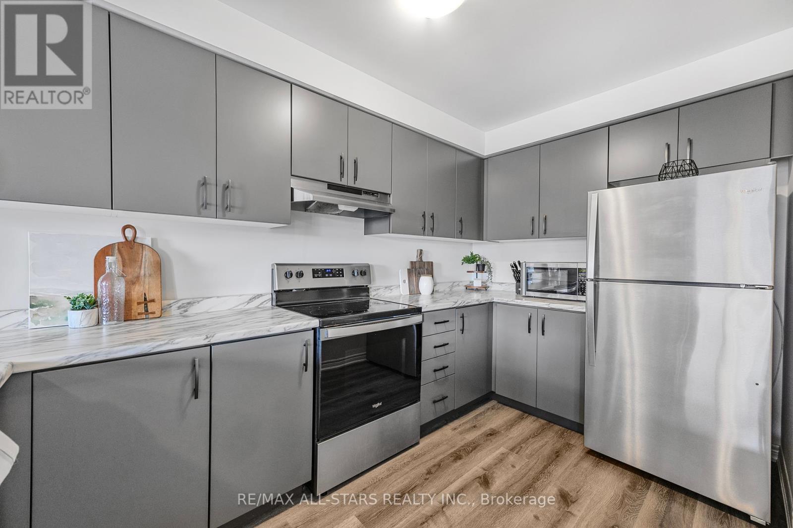 79 Dryden Lane, Hamilton (Mcquesten), Ontario  L8H 0B6 - Photo 16 - X12447436