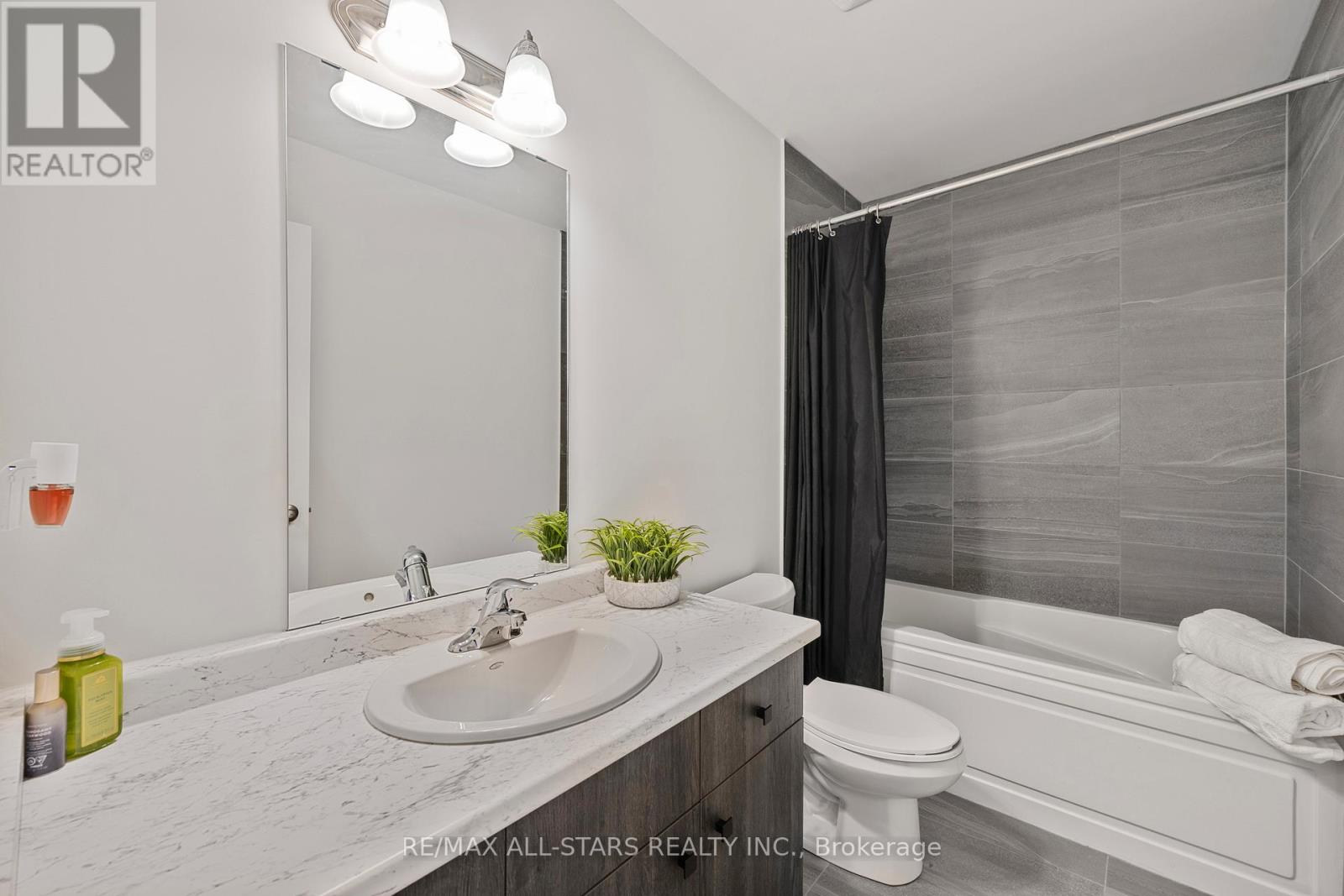 79 Dryden Lane, Hamilton (Mcquesten), Ontario  L8H 0B6 - Photo 29 - X12447436