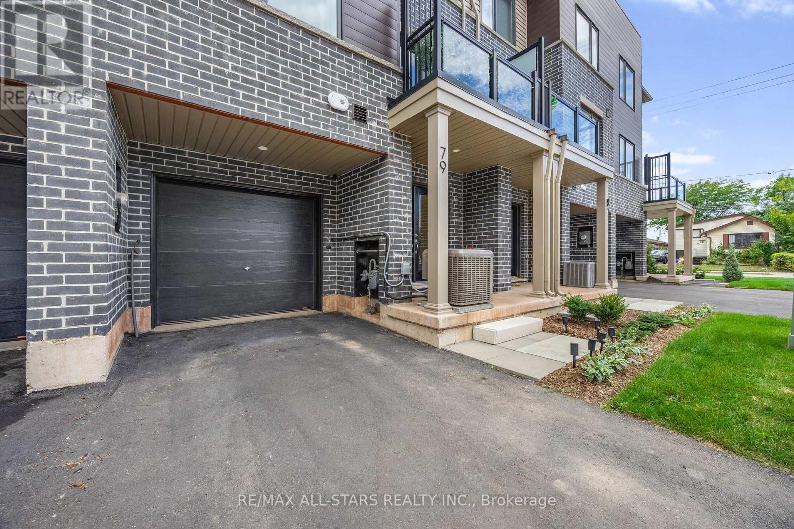 79 Dryden Lane, Hamilton (Mcquesten), Ontario  L8H 0B6 - Photo 3 - X12447436