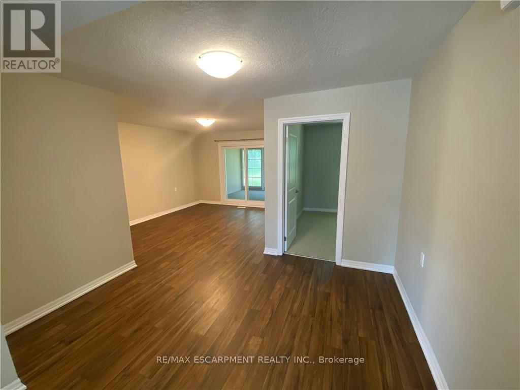 13 Szollosy Circle, Hamilton (Kennedy), Ontario  L9B 1T8 - Photo 10 - X12447446
