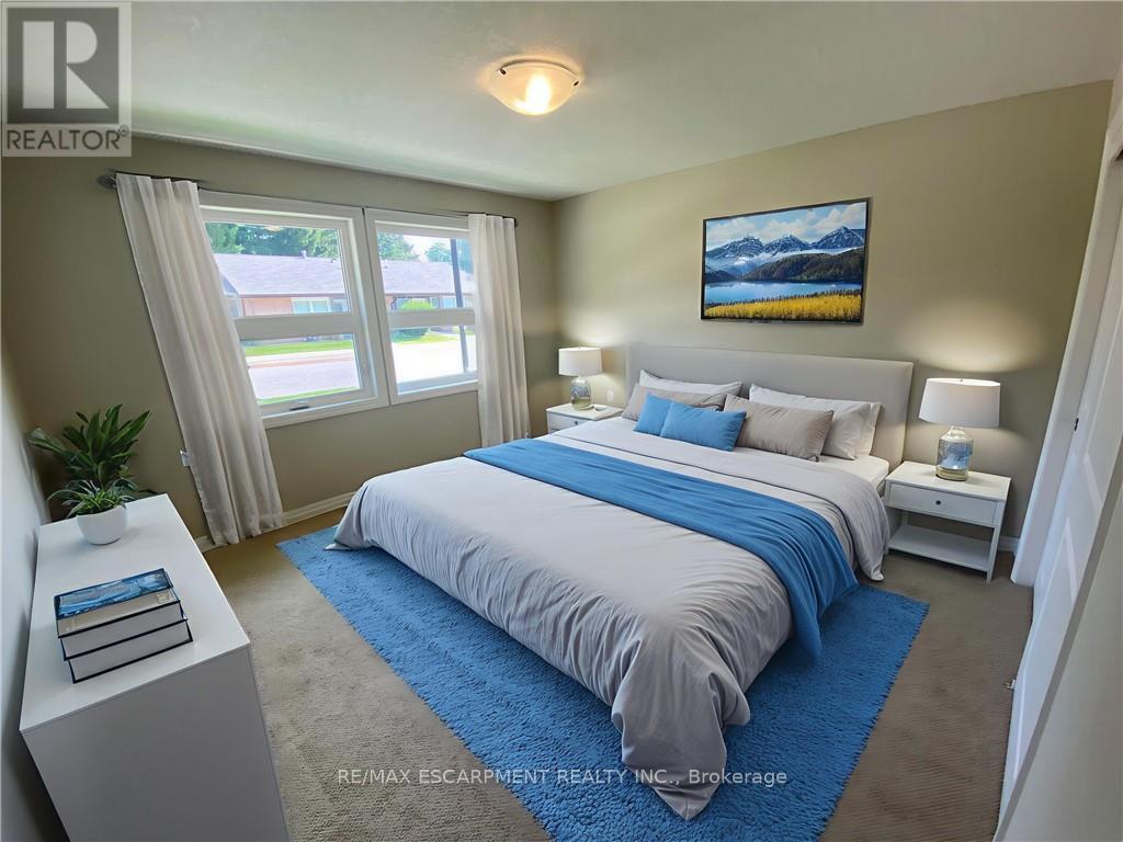 13 Szollosy Circle, Hamilton (Kennedy), Ontario  L9B 1T8 - Photo 5 - X12447446