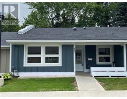 13 SZOLLOSY CIRCLE, Hamilton, Ontario