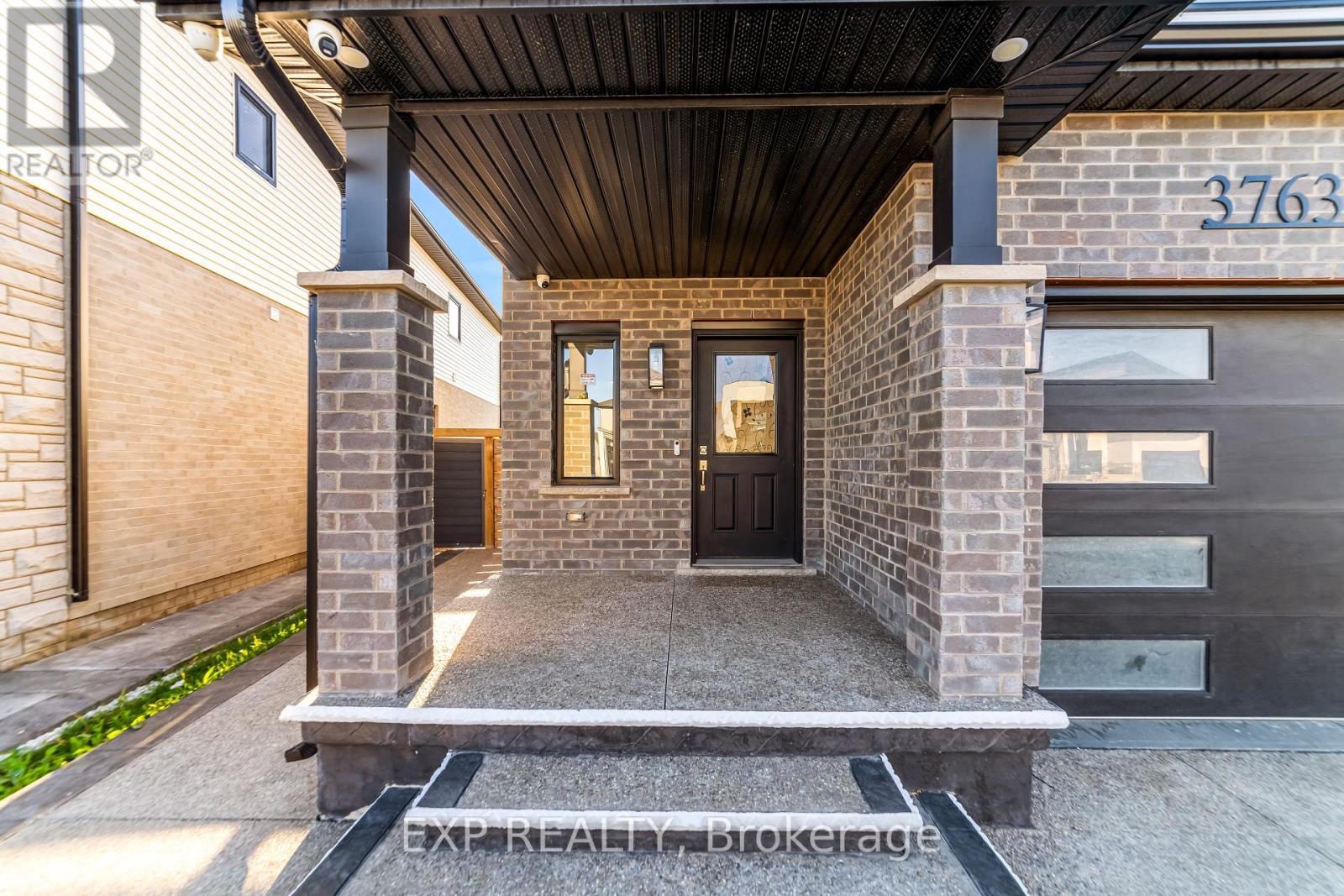 3763 Somerston Crescent, London South (South W), Ontario  N6L 0G1 - Photo 4 - X12447471