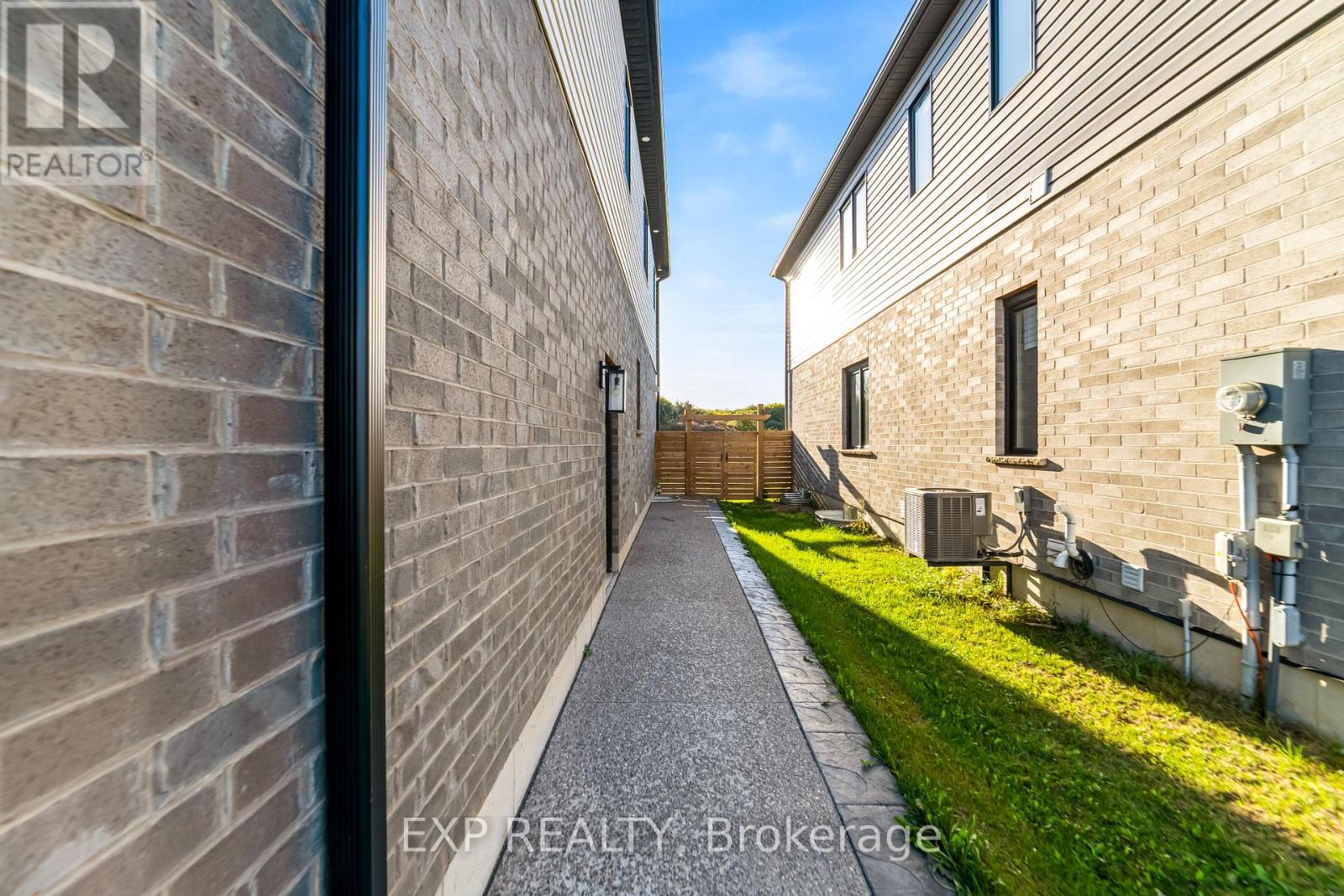 3763 Somerston Crescent, London South (South W), Ontario  N6L 0G1 - Photo 42 - X12447471