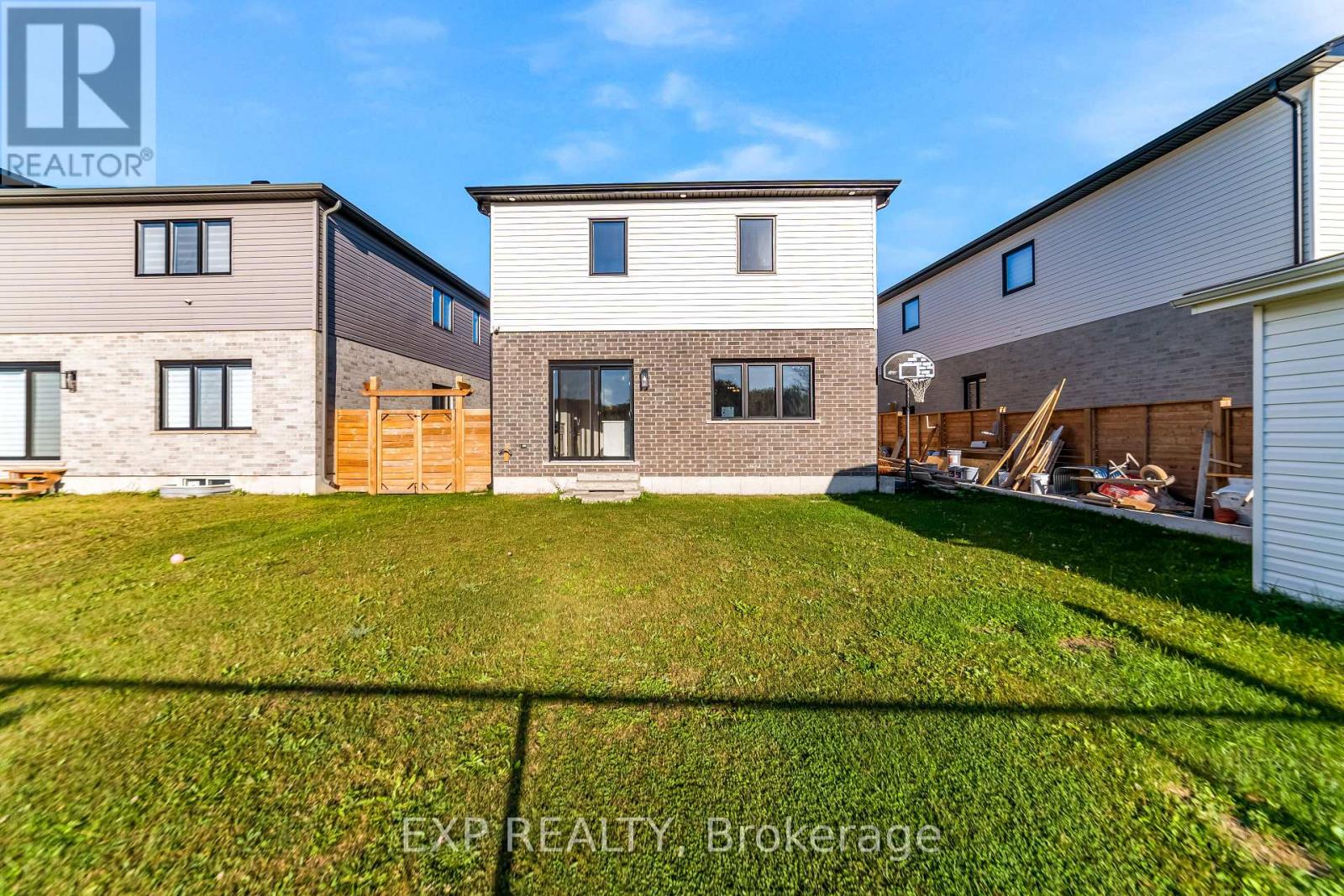 3763 Somerston Crescent, London South (South W), Ontario  N6L 0G1 - Photo 43 - X12447471
