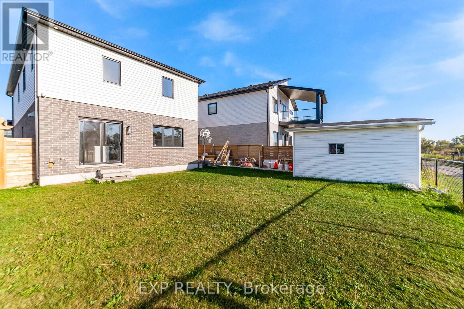 3763 Somerston Crescent, London South (South W), Ontario  N6L 0G1 - Photo 44 - X12447471