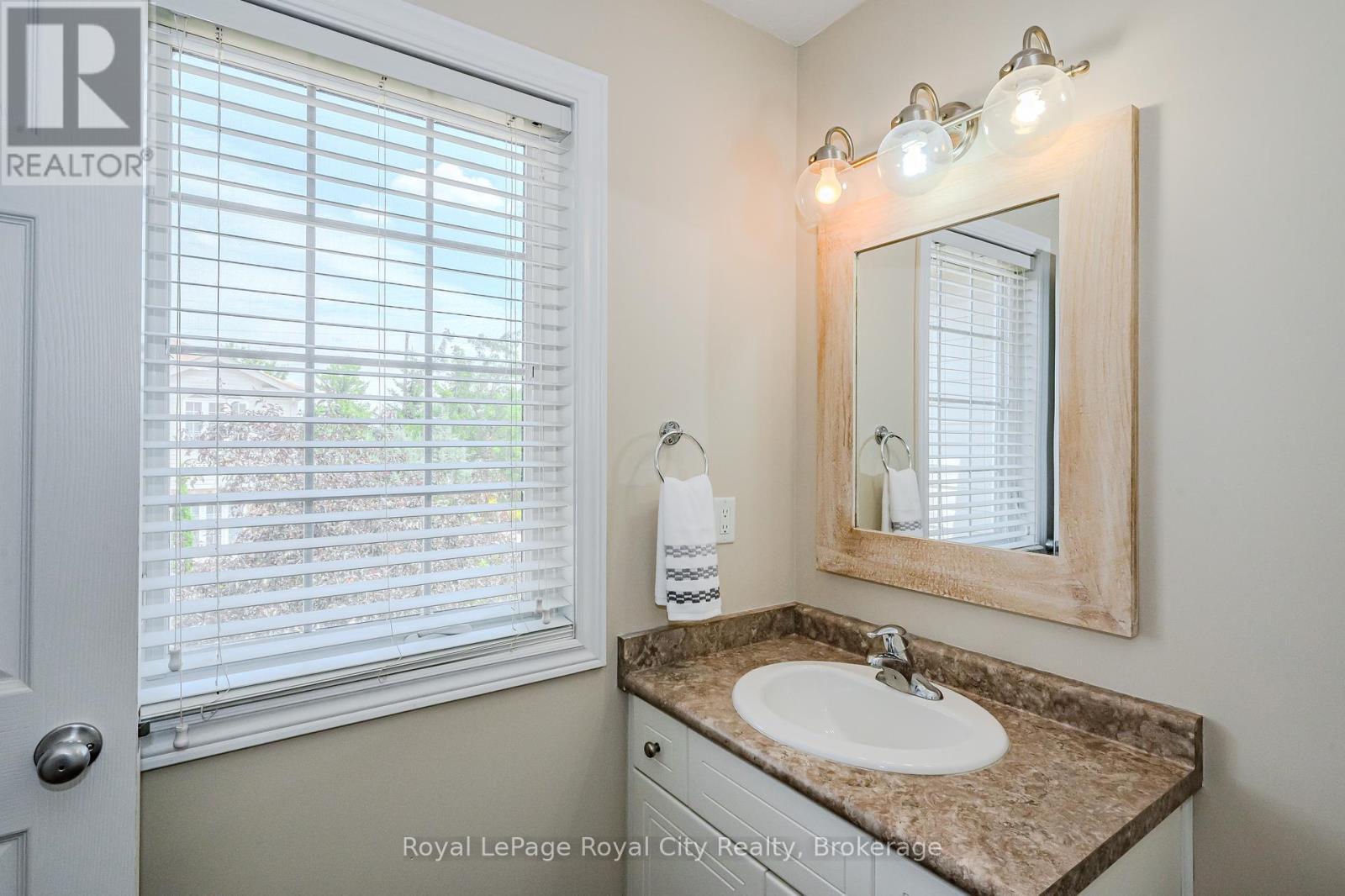 19 - 105 Bard Boulevard, Guelph, Ontario  N1L 0E2 - Photo 14 - X12447550