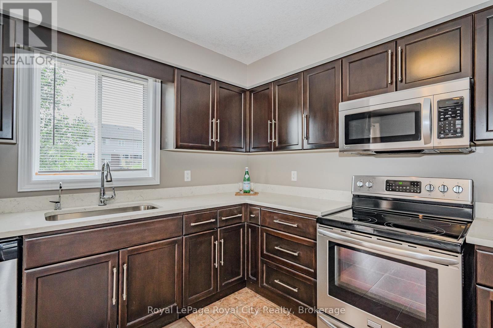 19 - 105 Bard Boulevard, Guelph, Ontario  N1L 0E2 - Photo 7 - X12447550