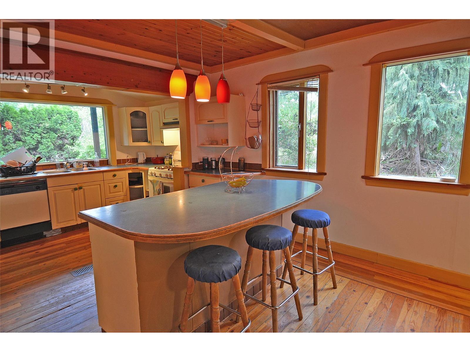 2022 Creek Street, Nelson, British Columbia  V1L 1M7 - Photo 11 - 10350025