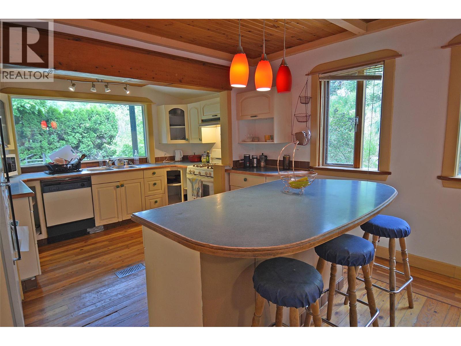 2022 Creek Street, Nelson, British Columbia  V1L 1M7 - Photo 13 - 10350025