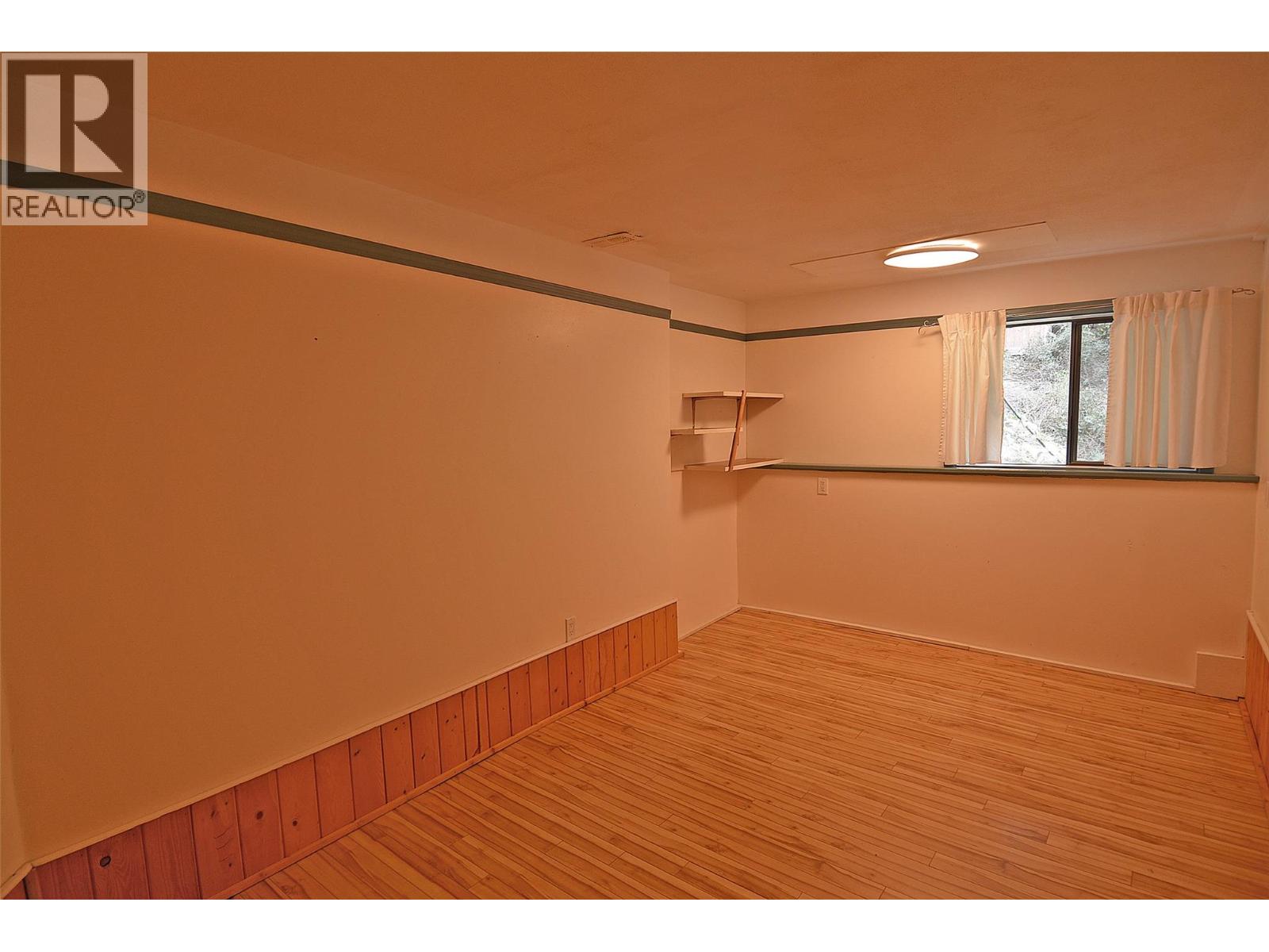 2022 Creek Street, Nelson, British Columbia  V1L 1M7 - Photo 43 - 10350025