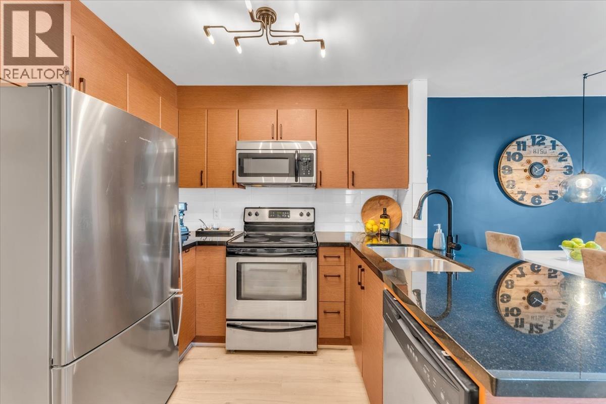 305 930 W 16th Avenue, Vancouver, British Columbia  V5Z 1T2 - Photo 10 - R3054301