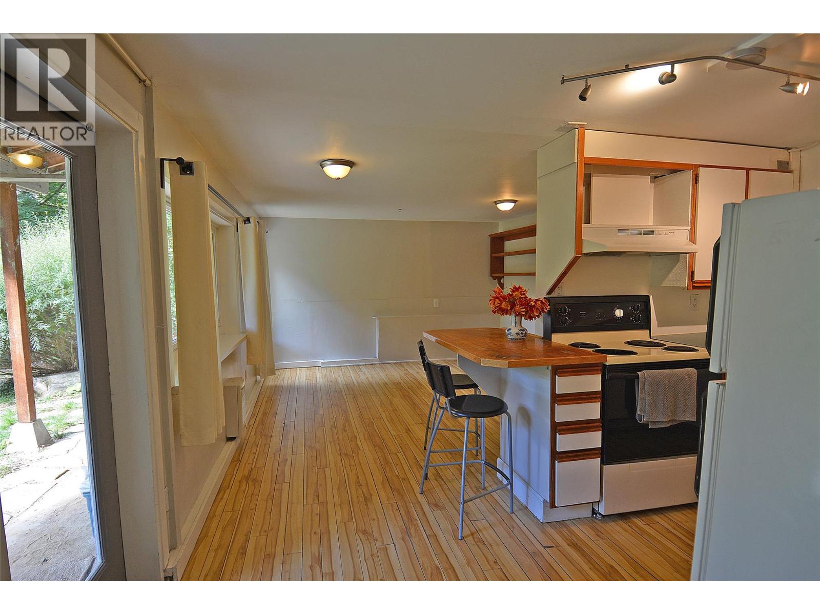 2022 Creek Street, Nelson, British Columbia  V1L 1M7 - Photo 33 - 10350025