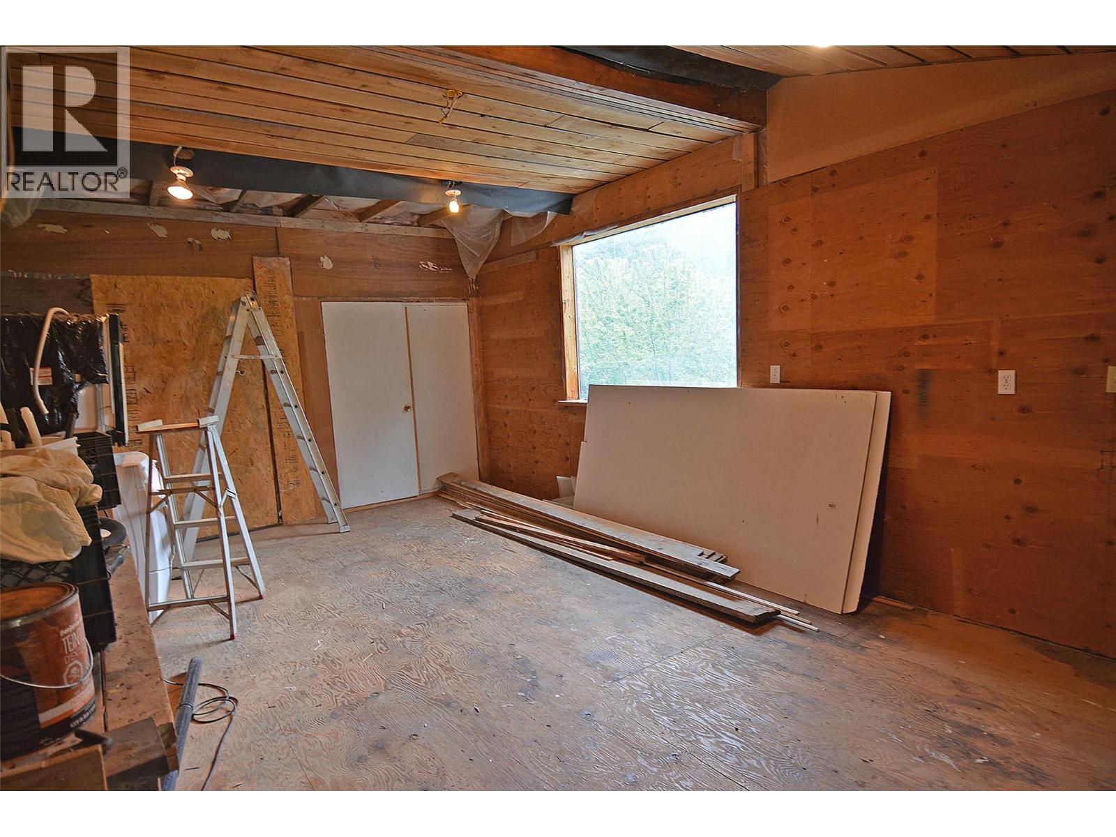 2022 Creek Street, Nelson, British Columbia  V1L 1M7 - Photo 52 - 10350025