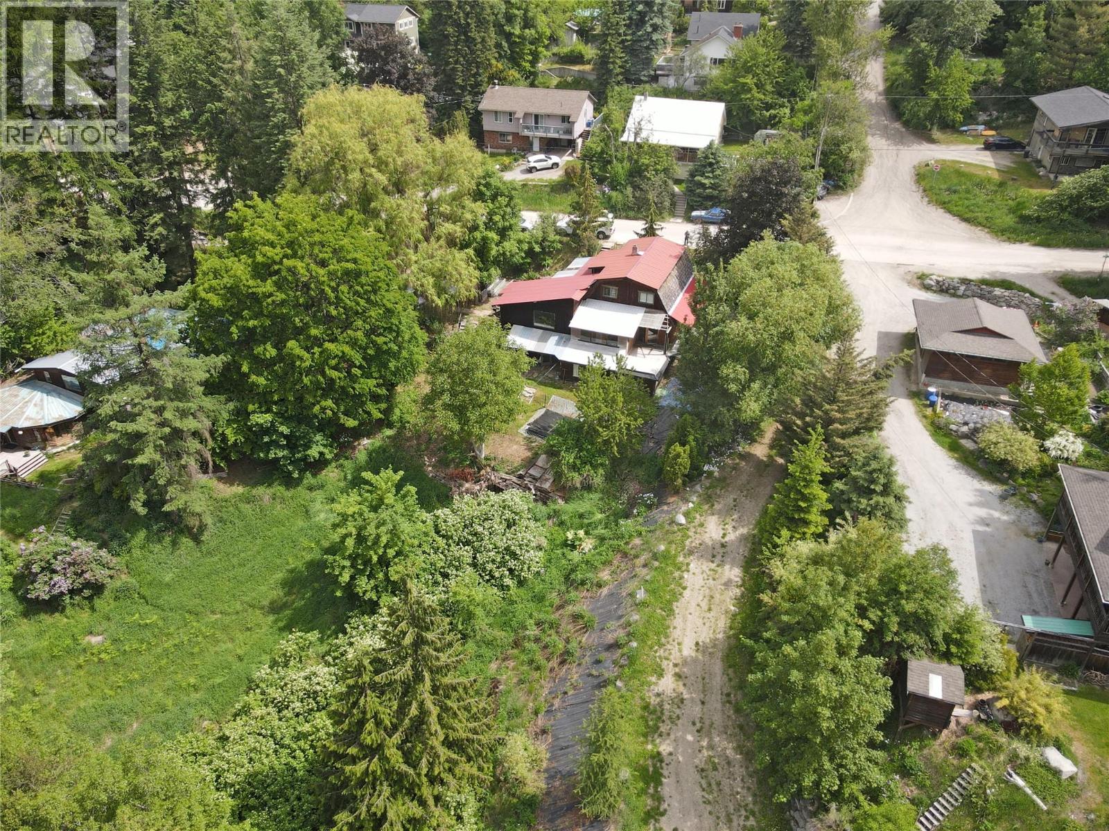 2022 Creek Street, Nelson, British Columbia  V1L 1M7 - Photo 59 - 10350025