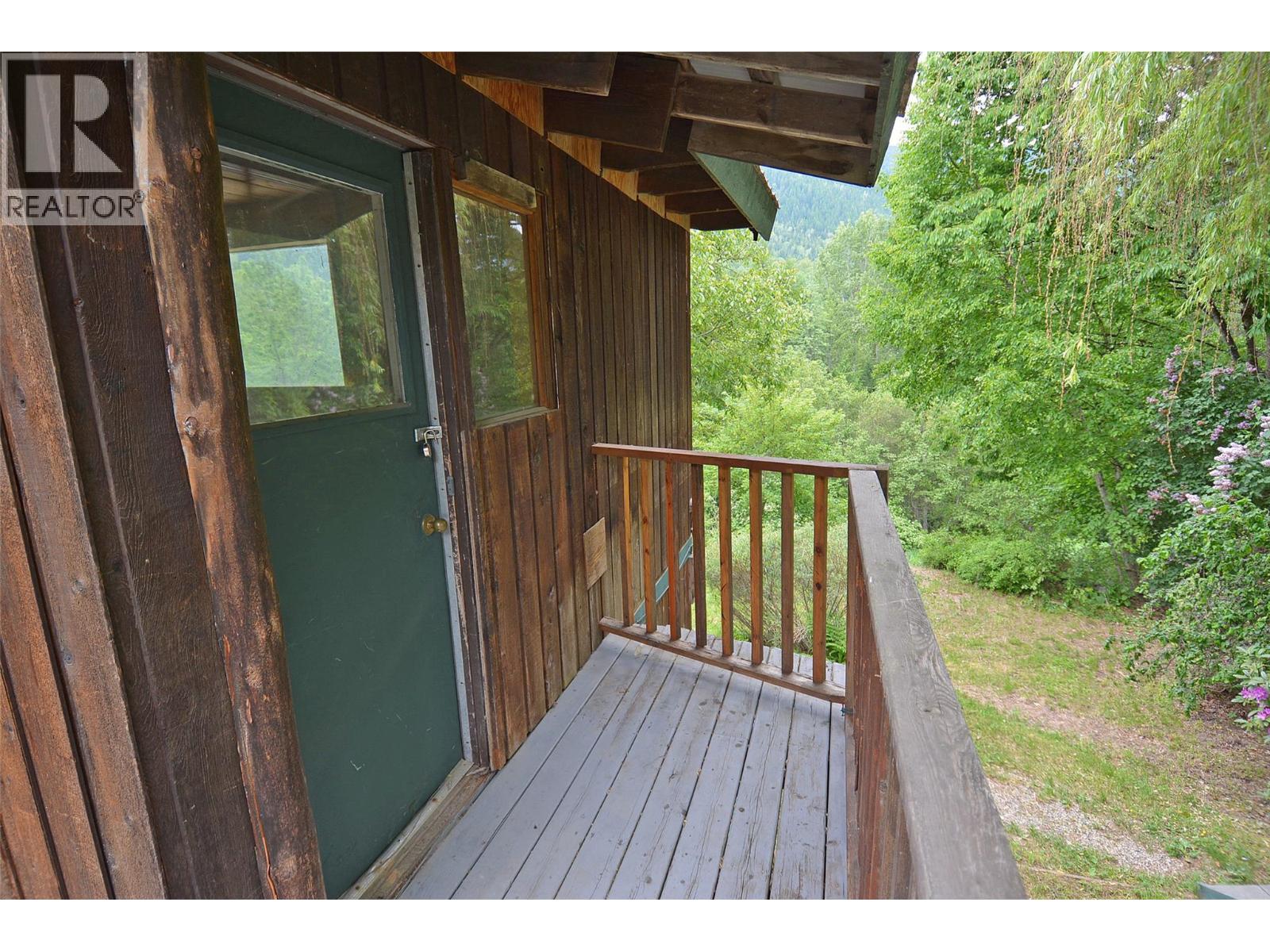 2022 Creek Street, Nelson, British Columbia  V1L 1M7 - Photo 51 - 10350025