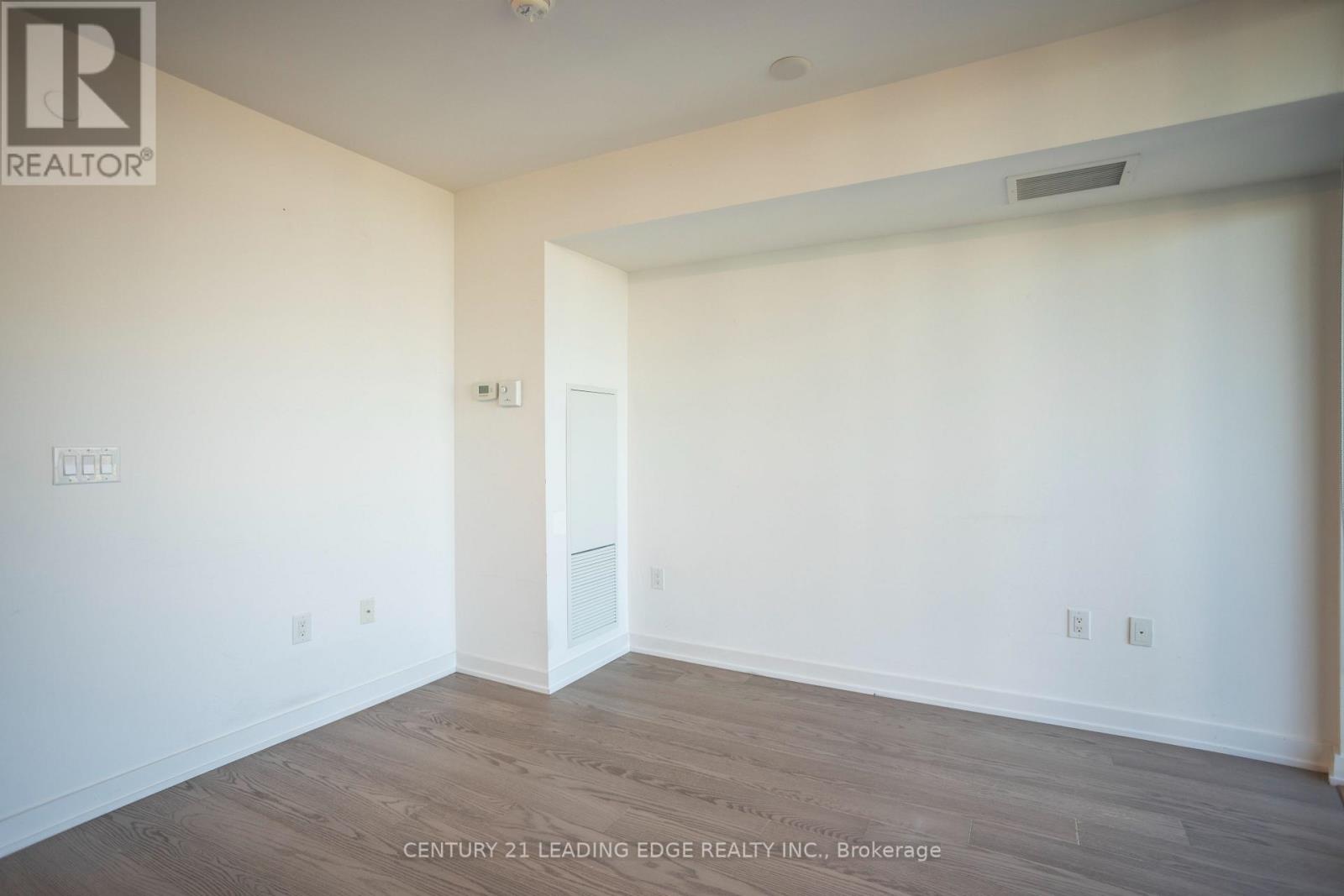3912 - 11 Wellesley Street W, Toronto, Ontario  M4Y 0G4 - Photo 11 - C12443588