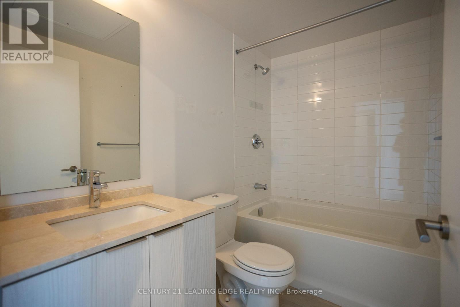 3912 - 11 Wellesley Street W, Toronto, Ontario  M4Y 0G4 - Photo 8 - C12443588