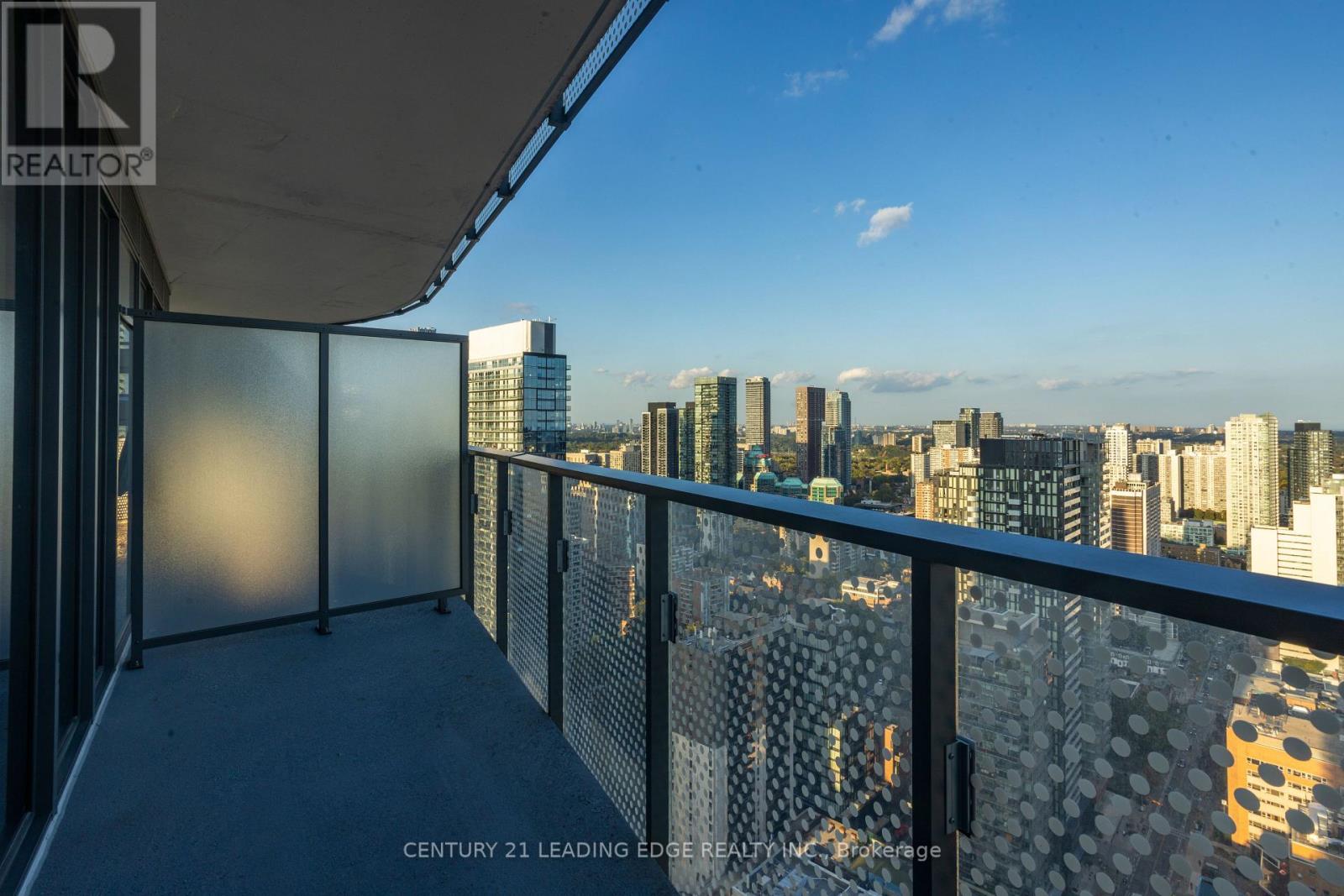 3912 - 11 Wellesley Street W, Toronto, Ontario  M4Y 0G4 - Photo 18 - C12443588