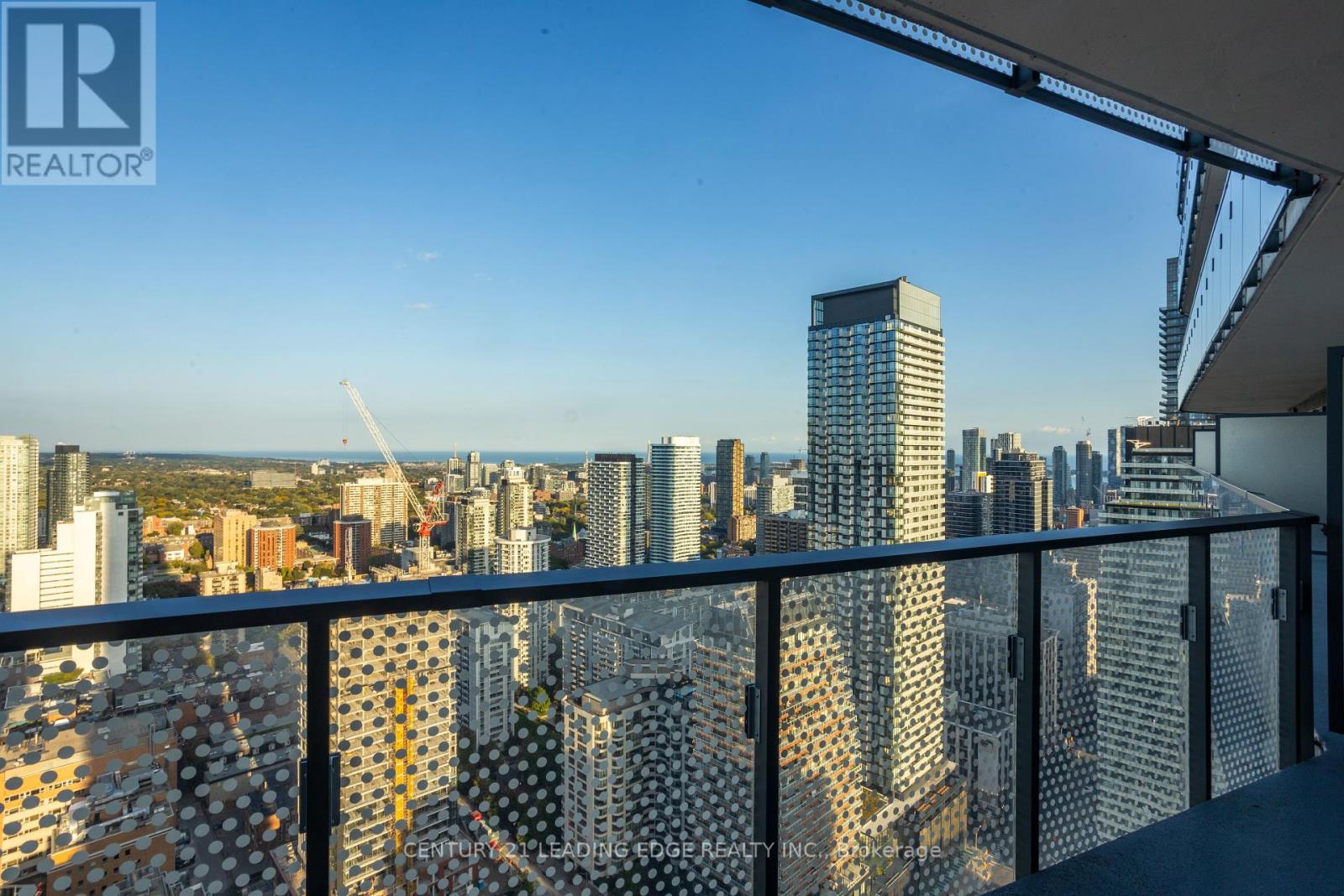 3912 - 11 Wellesley Street W, Toronto, Ontario  M4Y 0G4 - Photo 19 - C12443588