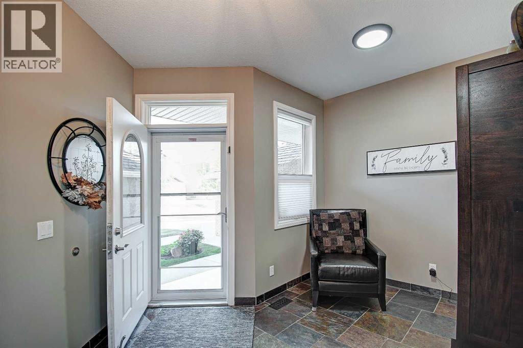 155 Royal Manor Nw, Calgary, Alberta  T3G 0A6 - Photo 5 - A2259518