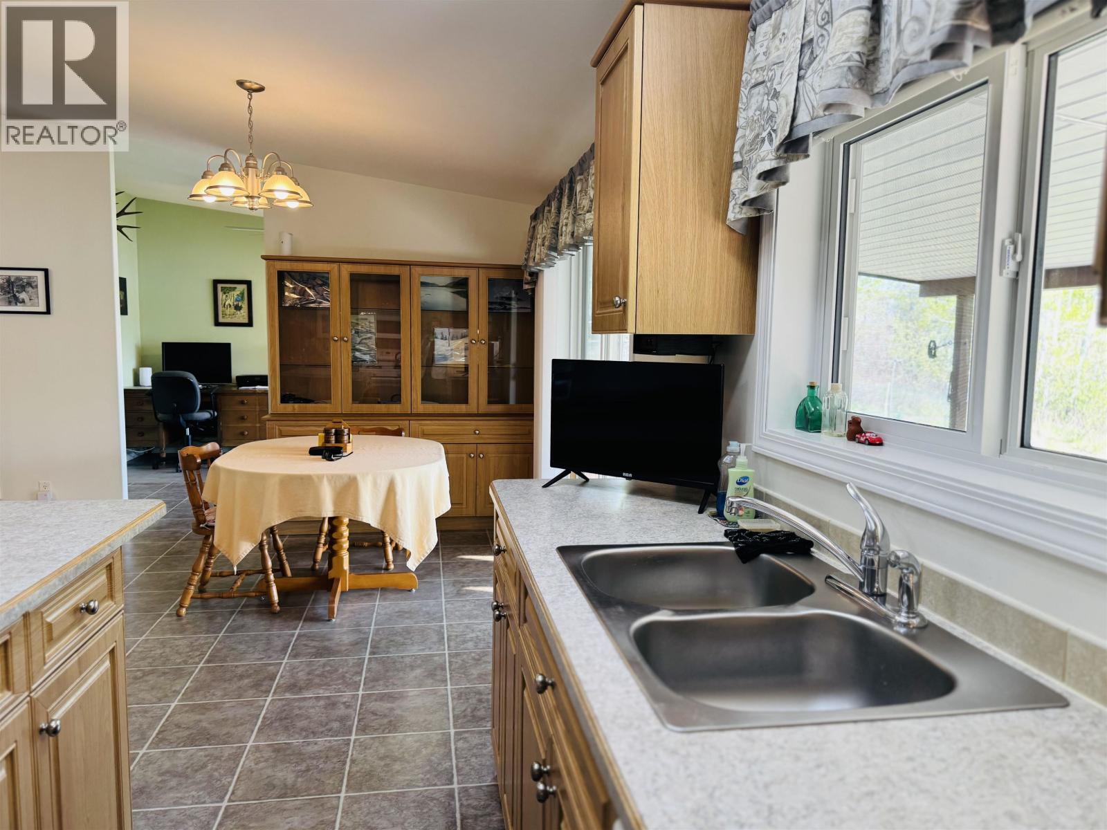 3722 Carson Road, 150 Mile House, British Columbia  V0K 2G0 - Photo 18 - R3003947