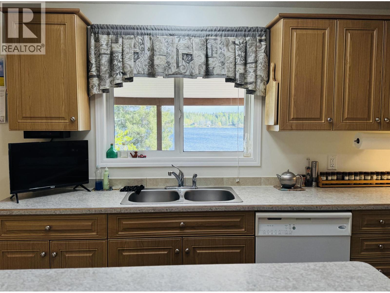 3722 Carson Road, 150 Mile House, British Columbia  V0K 2G0 - Photo 17 - R3003947