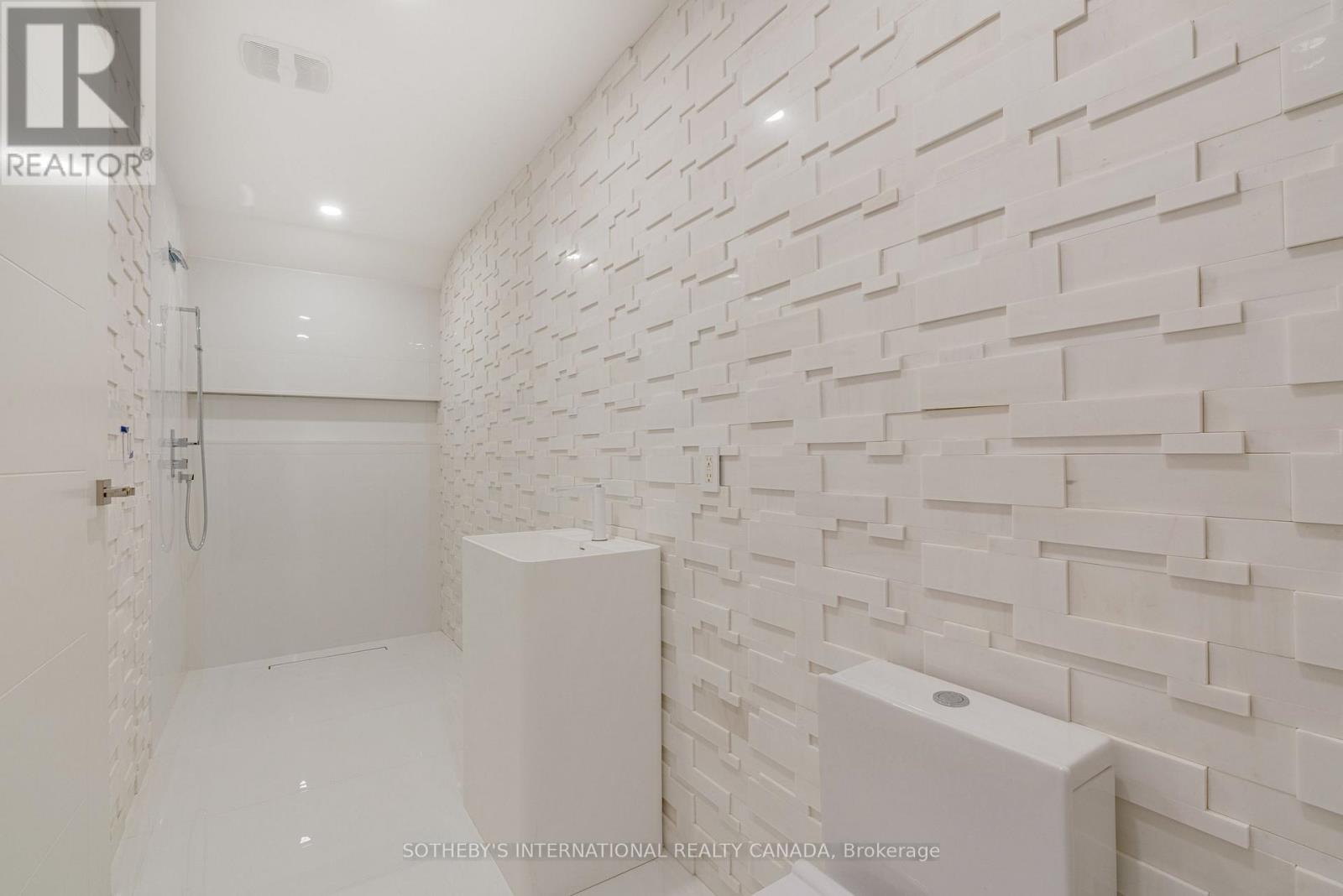 85 Cowan Drive, Vaughan, Ontario  L4L 7H4 - Photo 34 - N12433562