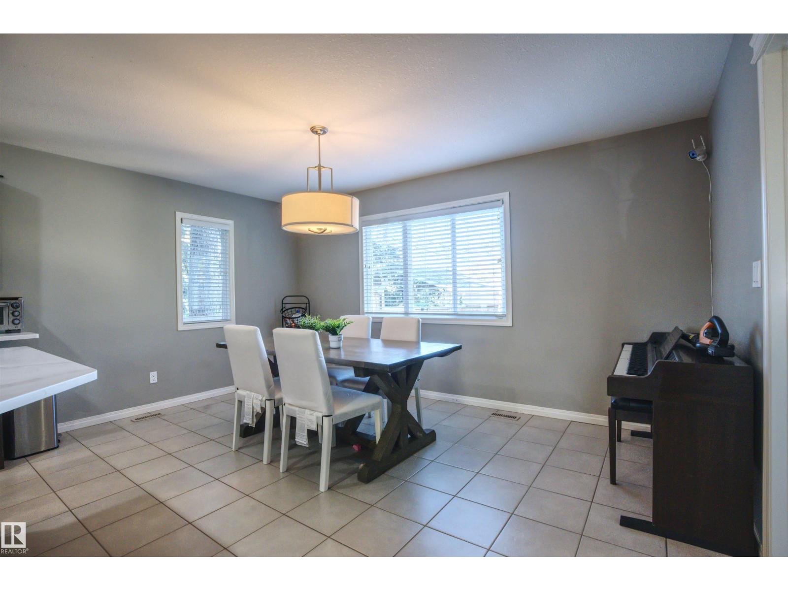 9328 107 Av Nw, Edmonton, Alberta  T5H 0T5 - Photo 12 - E4461024