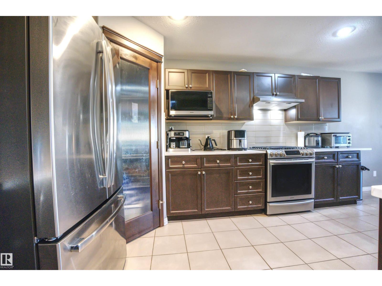 9328 107 Av Nw, Edmonton, Alberta  T5H 0T5 - Photo 16 - E4461024