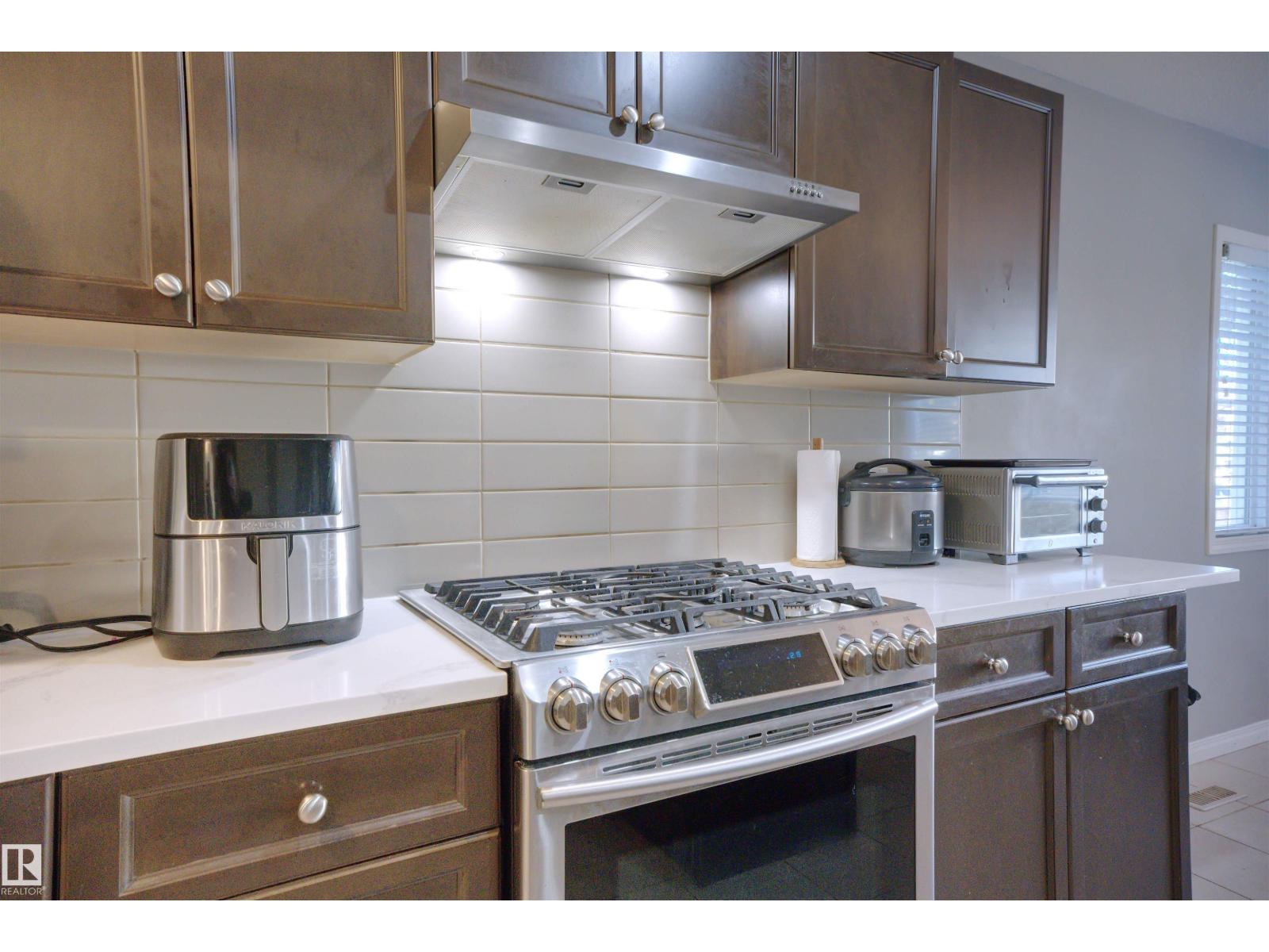 9328 107 Av Nw, Edmonton, Alberta  T5H 0T5 - Photo 18 - E4461024