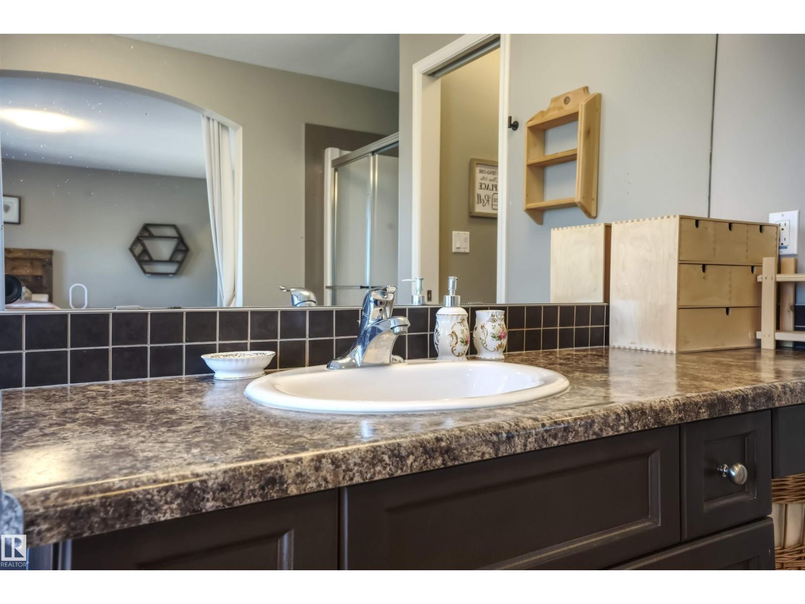 9328 107 Av Nw, Edmonton, Alberta  T5H 0T5 - Photo 32 - E4461024