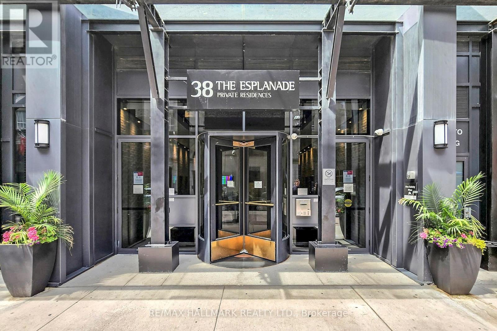 1305 - 38 The Esplanade, Toronto, Ontario  M5E 1A5 - Photo 3 - C12447551